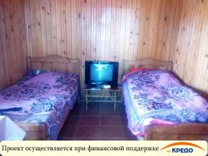 В Грузии на курорте Уреки по адресу ул. Думбадзе №4, в 1 километре от пляжа, сезонно сдаются комнаты