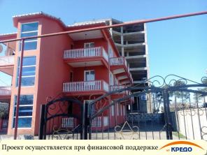 В Грузии на курорте Кобулети по адресу ул. Агмашенебели №355, в 30 метрах от пляжа, в семйной гостинице сдаются комнаты